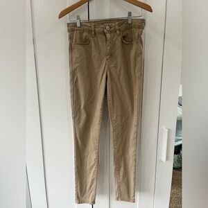 American Eagle Skinny Jeggings in a khaki color. Size 8.